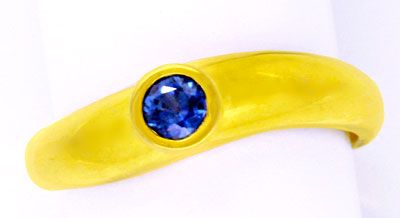 Foto 1 - Eleganter Gelbgold-Ring mit Spitzen Safir! Neu Okkasion, S0875